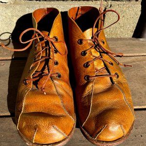 Women's Cydwoq Ankle Boots Size: US 6.5 EU 36.5